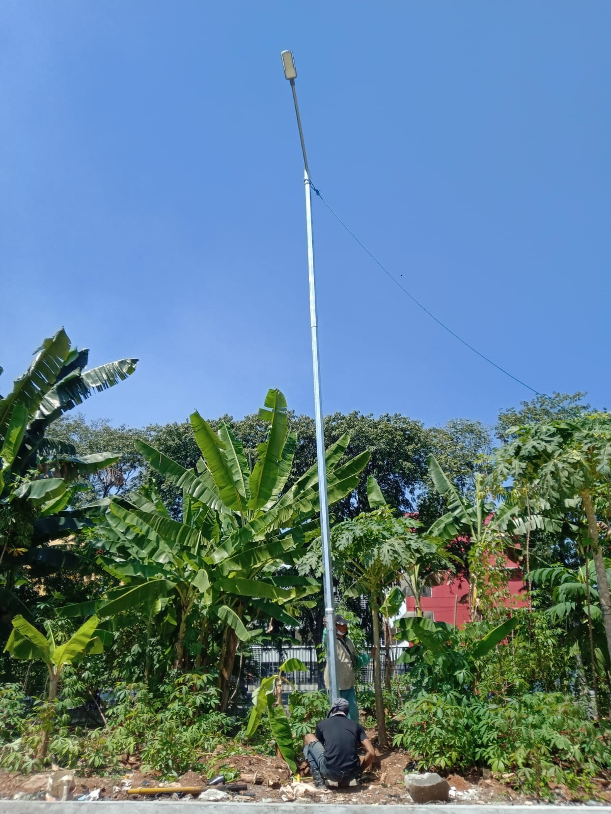 Pekerjaan Pemasangan Tiang PJU 9 Meter 